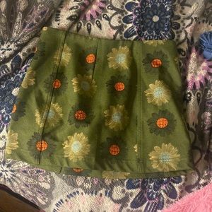 urban patterned mini skirt